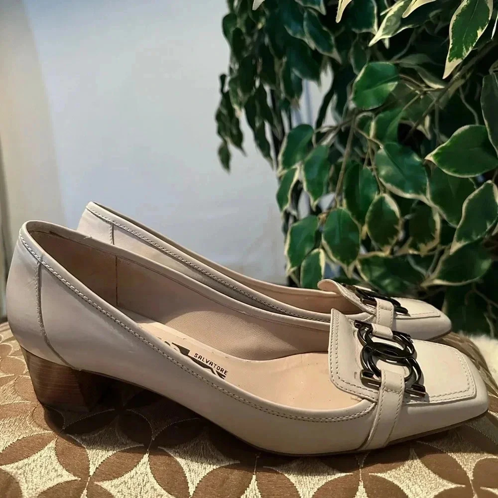Salvatore Ferragamo cream pumps size 8 2A - Picture 2 of 10